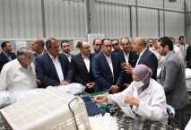 مدبولي يتفقد مصنع شركة سانبيور المصرية في العاشر من رمضان 