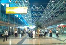 مطار القاهرة يُستقبل أولى رحلات اليوم الواحد السياحية لوفد يابانى