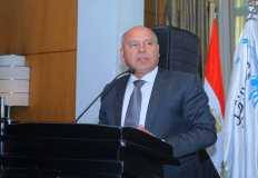 وزير النقل يلتقي بوزير الخارجية المجري لبحث توطين صناعة السكك الحديد في مصر