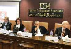 رجال الأعمال المصريين تشيد بتوجيهات الرئيس بتوطين صناعة البولي إيثيلين في مصر