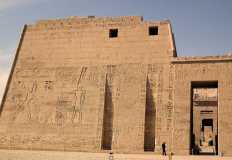 الانتهاء من ترميم مقصورة الذهب بمعبد هابو في الاقصر