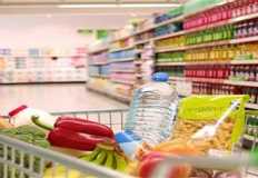 بعد هبوط الدولار.. هل تخفض شركات المواد الغذائية أسعارها؟!