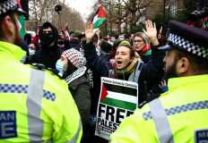 بريطانيا تعتقل 6 حاولوا تعطيل بورصة لندن تضامنا مع غزة