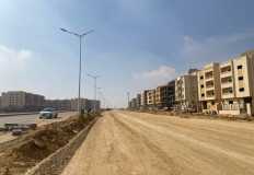 الإسكان تتابع أعمال الطرق والمرافق بالامتداد الجنوبي للقاهرة الجديدة