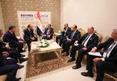 مصر تسعى لتعزيز مشاركتها في المشروعات البترولية بليبيا