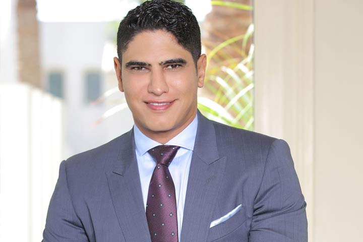 أبو هشيمة يقدم حزمة مساعدات لضحايا حادث قطاري سوهاج