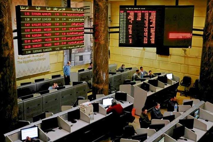 اللون الأحمر يسيطر علي شاشات البورصة المصرية والاسواق الدولية علي خلفيه الحرب الروسية الاوكرانية