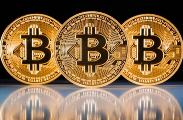 المستثمرون في العملات الرقمية يغتنمون الفرصة وسط تقلبات السوق