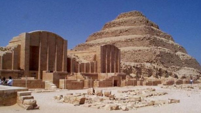 بعثة كلية الاثار تنجح في تحقيق كشف أثري جديد بمنطقة سقارة