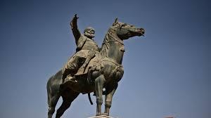 حملة شاملة لصيانة وتنظيف التماثيل التاريخية المثبتة بالميادين العامة على مستوى الجمهورية