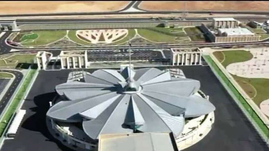 طبقاً للمقاييس العالمية وباستخدام تكنولوجيا الذكاء الاصطناعي .. مصر تفتتح أكبر مجمع صناعي تكنولوجي للإصدارات المؤمنة