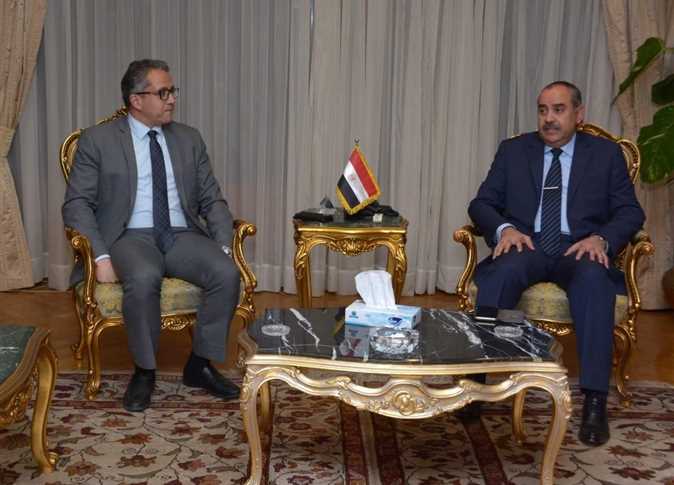وزيري السياحة والطيران يبحثان خطط الدولة لتنشيط السياحة