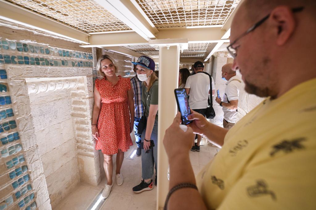 وزير السياحة والآثار يفتتح المقبرة الجنوبية للملك زوسر بسقارة