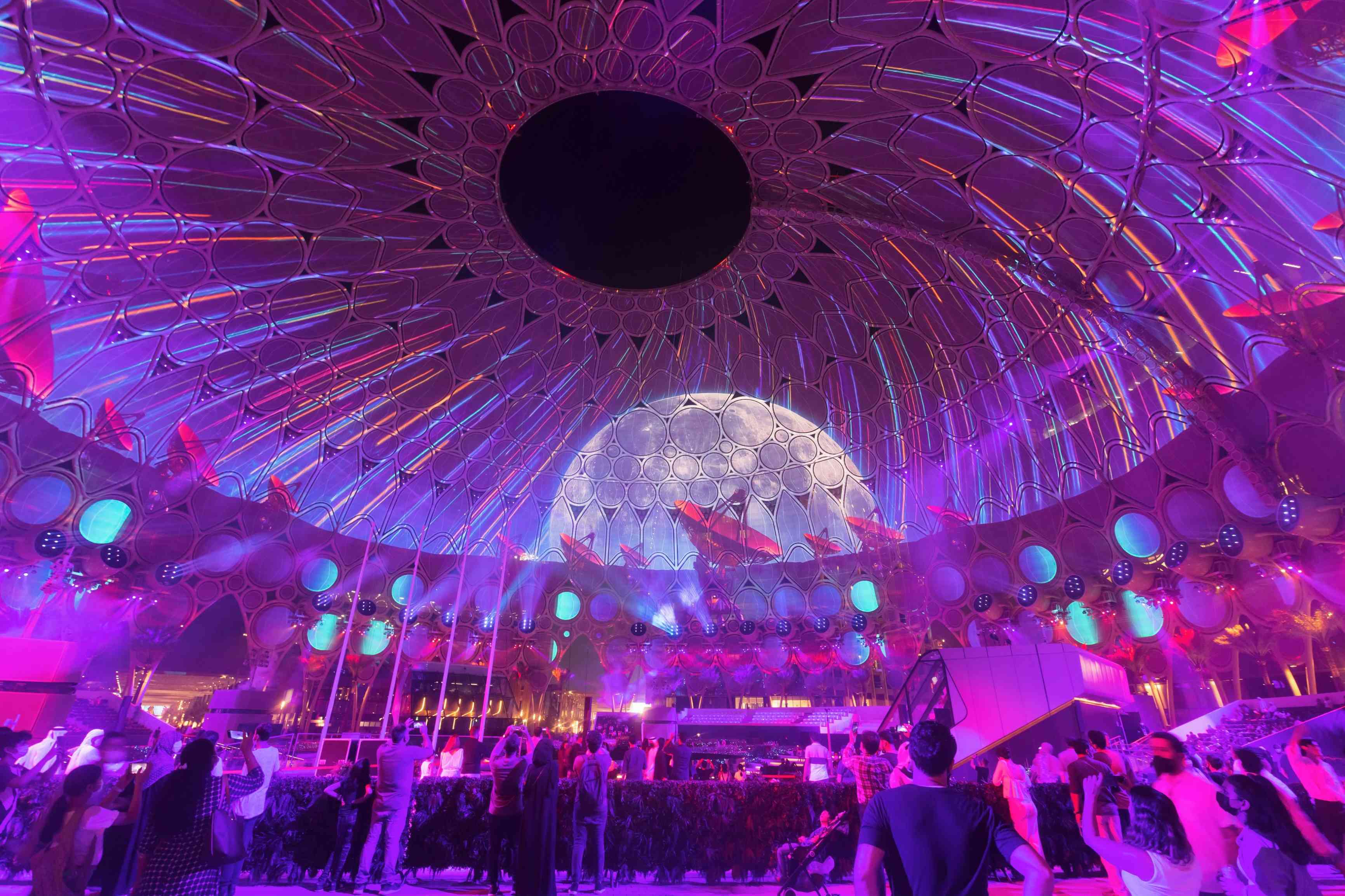 تواصل العروض الفنية بساحة الوصل  ضمن فعاليات " إكسبو 2020 "