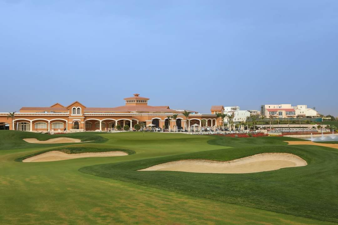 ملاعب عالمية وتصميم فريد من نوعه ..  نادي جولف مدينتي يحصد جائزة أفضل نادي جولف في مصر