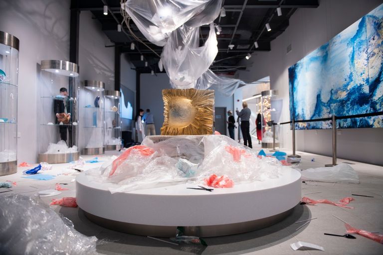 إكسبو 2020 ..  "محيطات البلاستيك " يطلق رسالة تحذير للحفاظ على البيئة