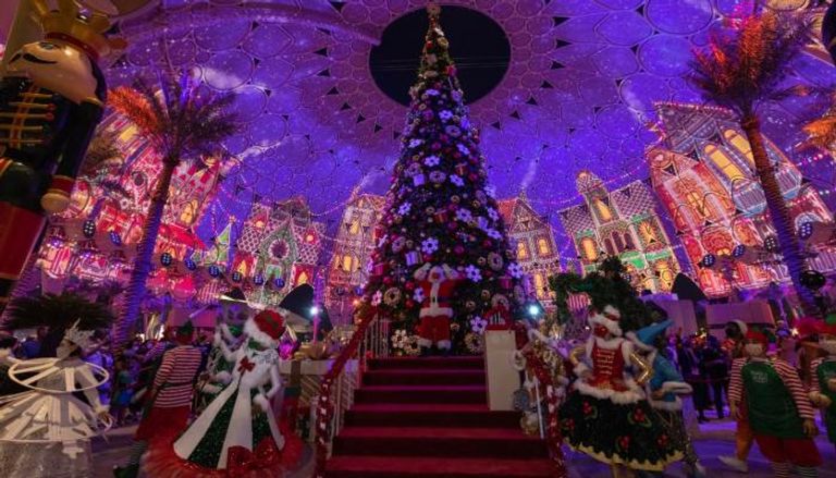 صور .. انطلاق احتفالات عيد الميلاد في إكسبو 2020