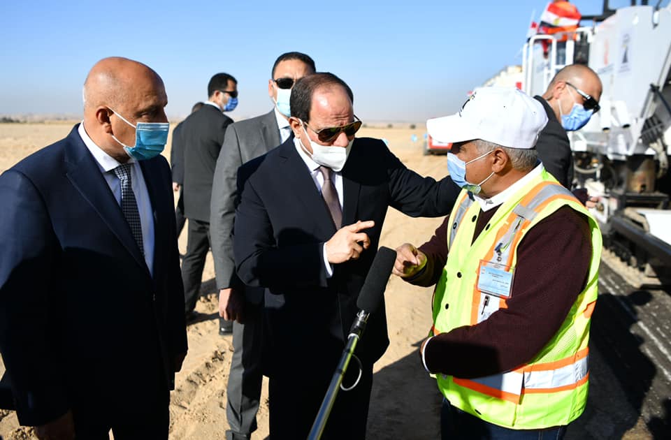 السيسي: الدولة تسعى لمساندة المخالفين لتقنين أوضاعهم