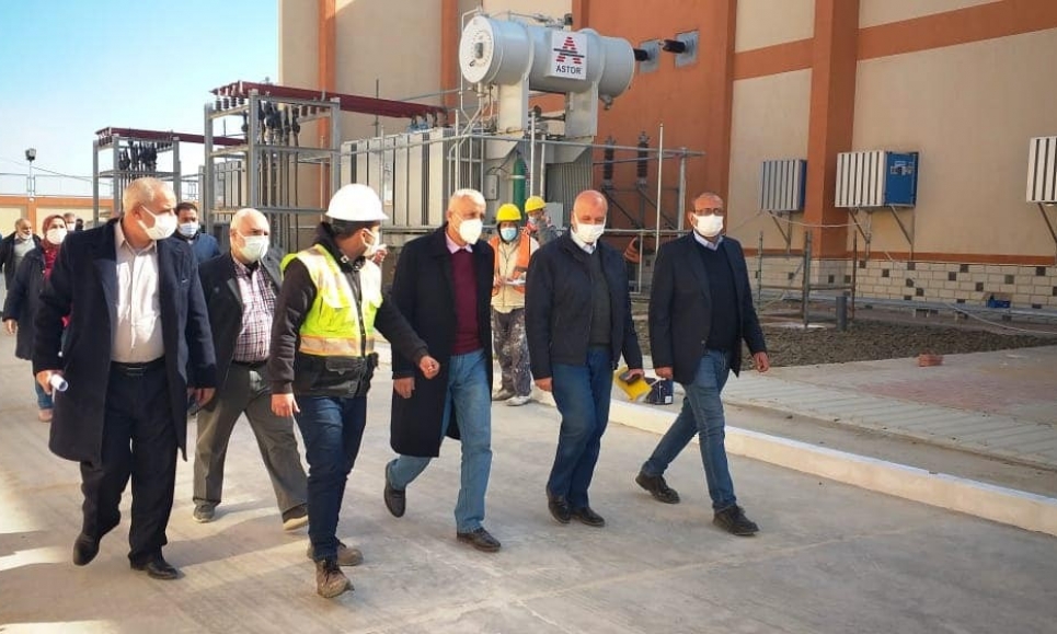 مسؤولو "الإسكان" يتفقدون مشروعات الكهرباء والطرق والمرافق بمدينة العاشر من رمضان