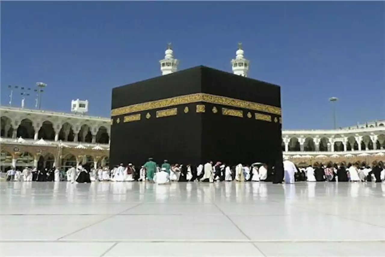 25 فبراير انطلاق أولى رحلات العمرة .. و15 معتمرا فقط لكل شركة