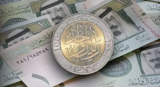 البنوك المصرية تعلن عن ضوابط بيع الريال السعودي مع اقتراب "عمرة رمضان"