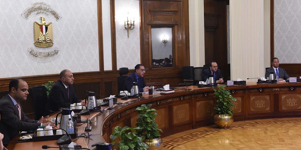 مدبولي يجتمع مع الرئيس الإقليمي لبنك "ستاندرد تشارترد" لبحث سيناريوهات الشراكة مع القطاع الخاص في مشروعات الطرق