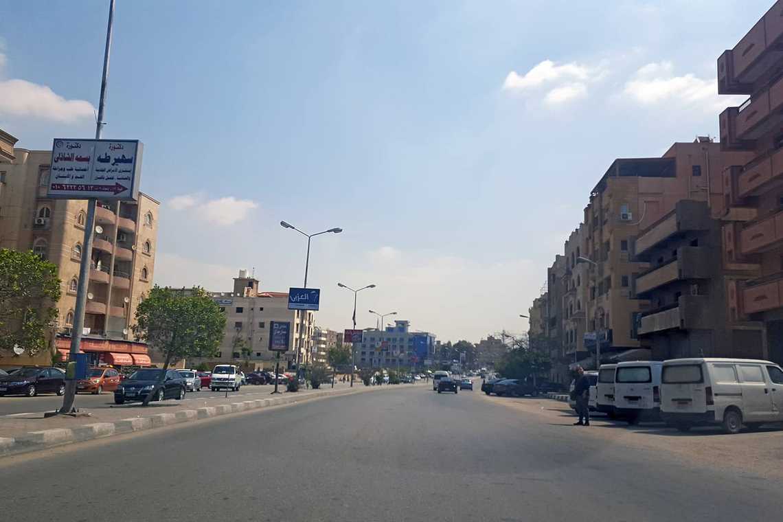 تطوير شارع 9 بالمقطم .. وإزالة مخلفات الطرق الجديدة