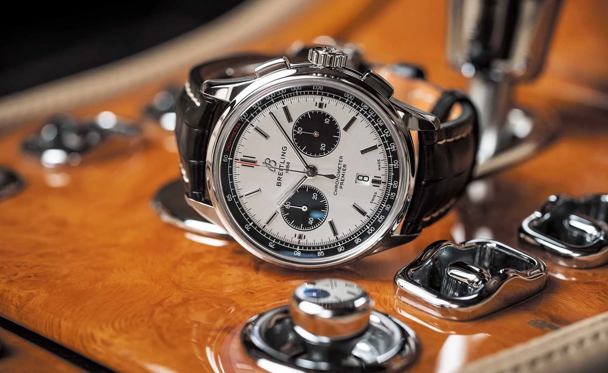 35 % زيادة في أسعار الساعات.. ومسئولين: "تحديات الاستيراد والقيود الجمركية أهم الأسباب"