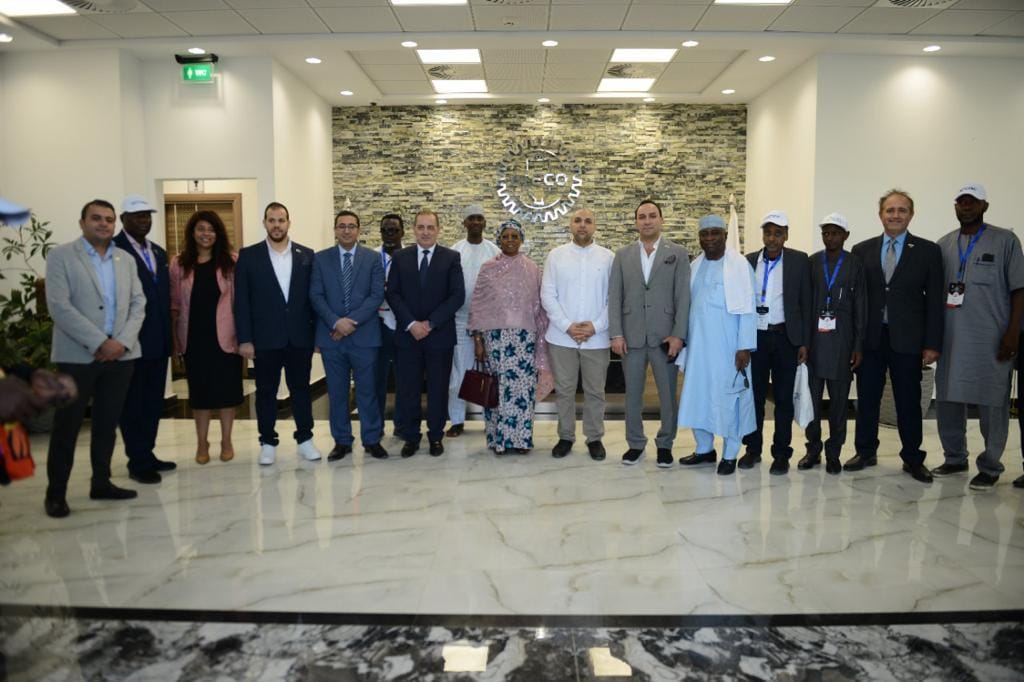 وفد نيجيري رفيع يتفقد مشروعات المنطقة الاقتصادية لقناة السويس