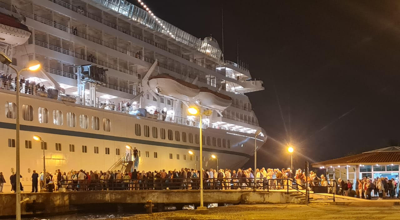 ميناء بورسعيد يستقبل السفينة أرتينيا السيحية وعلى متنها 500  سائح
