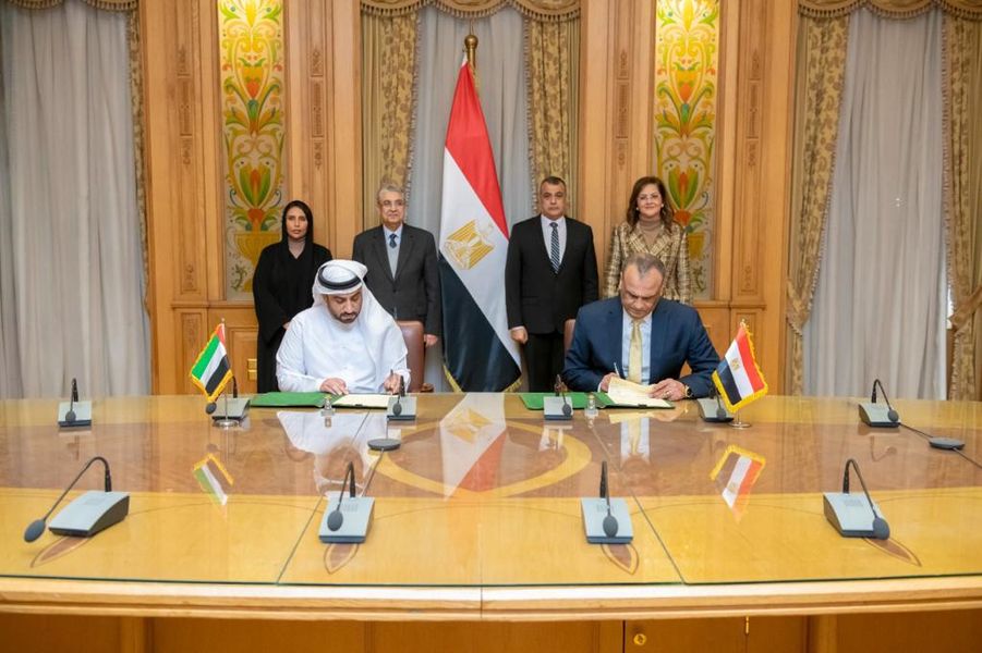 مذكرة تفاهم بين "حلوان للصناعات غير الحديدية" و"دوكاب" الإماراتية لإنتاج كابلات الجهد المتوسط