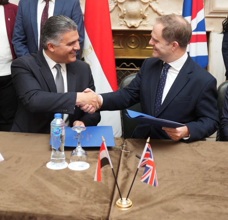 مذكرة تفاهم بين "حسن علام" و"وكالة الصادرات البريطانية" للتعاون عبر إفريقيا