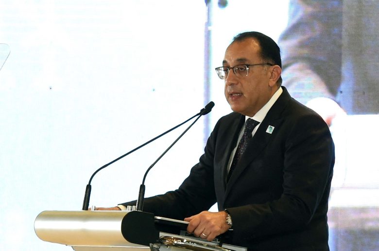 رئيس الوزراء يلتقي رجال الأعمال القطريين في منتدى الدوحة