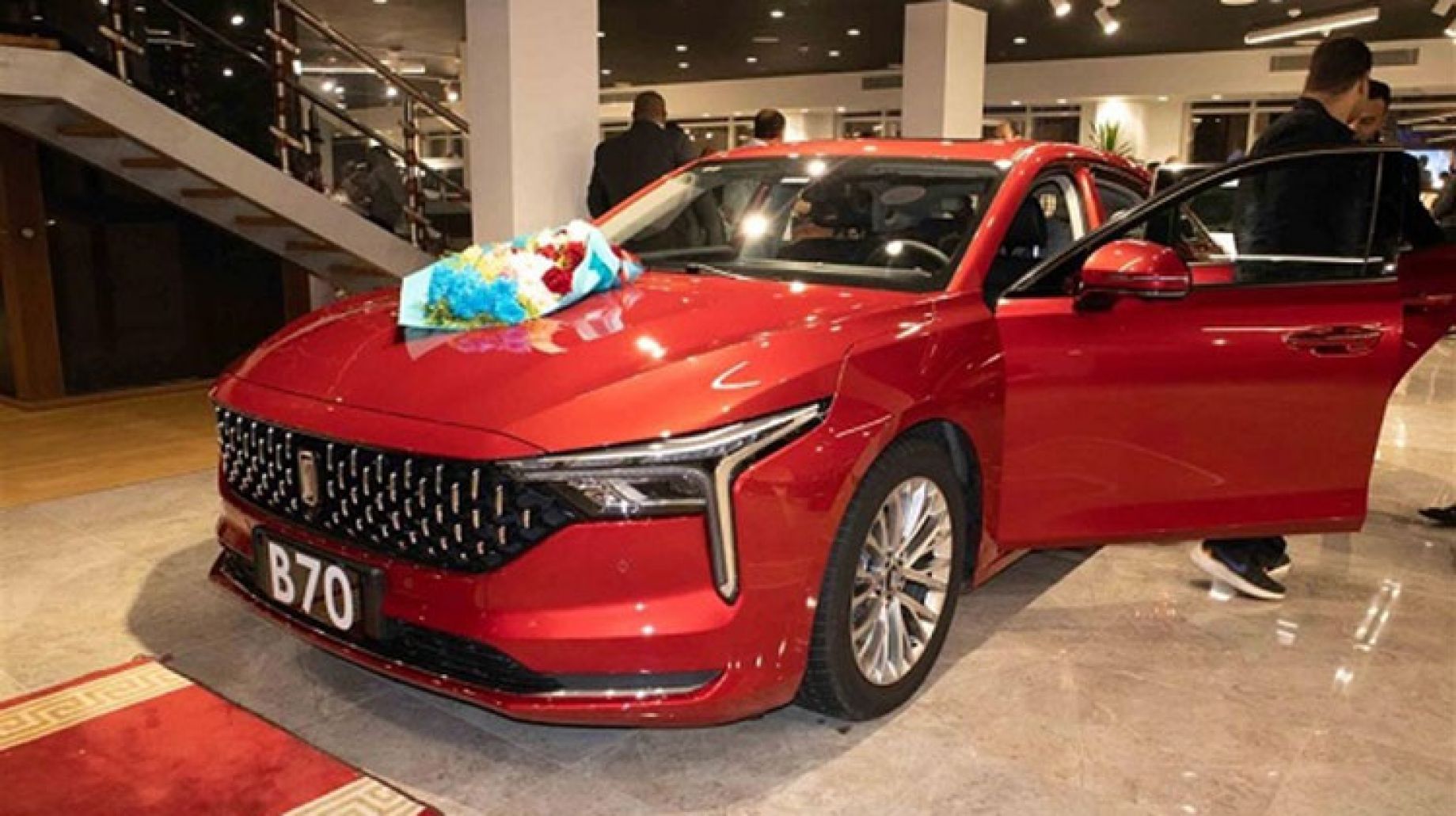 " مصر حلوان " تطرح أول سيارة كهربائية  وتضمن السيارة والبطارية