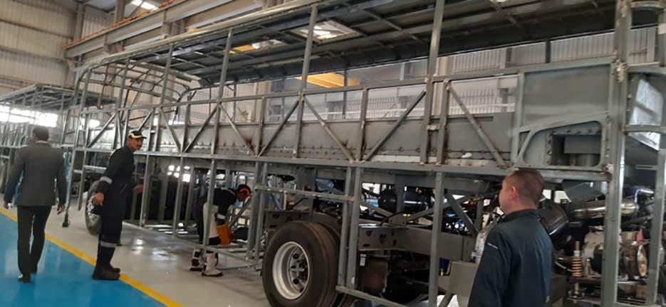 بمكون محلي نسبة 60%.. محافظ السويس يفتتح مصنعًا لإنتاج المركبات الكبيرة