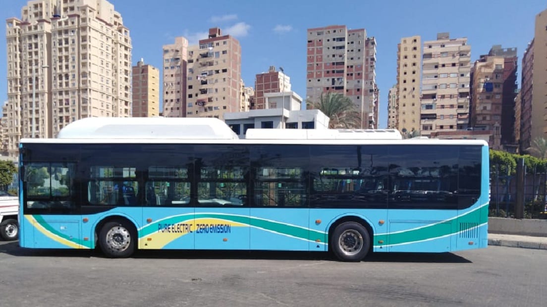 الإسكندرية تبدأ في تسيير 15 أتوبيسا كهربائيًا من اليوم