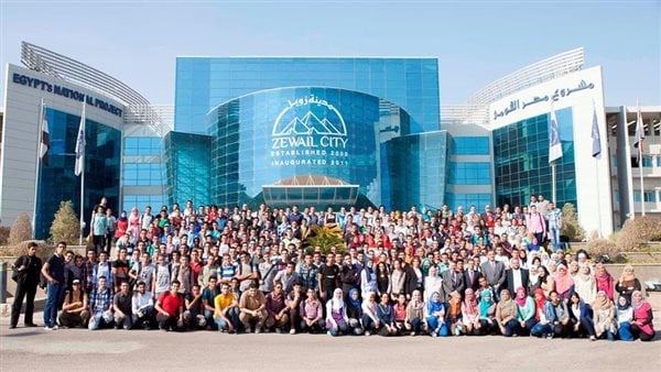 فريق جامعة زويل يحصد جائزة مسابقة شل مصر " تخيل المستقبل"