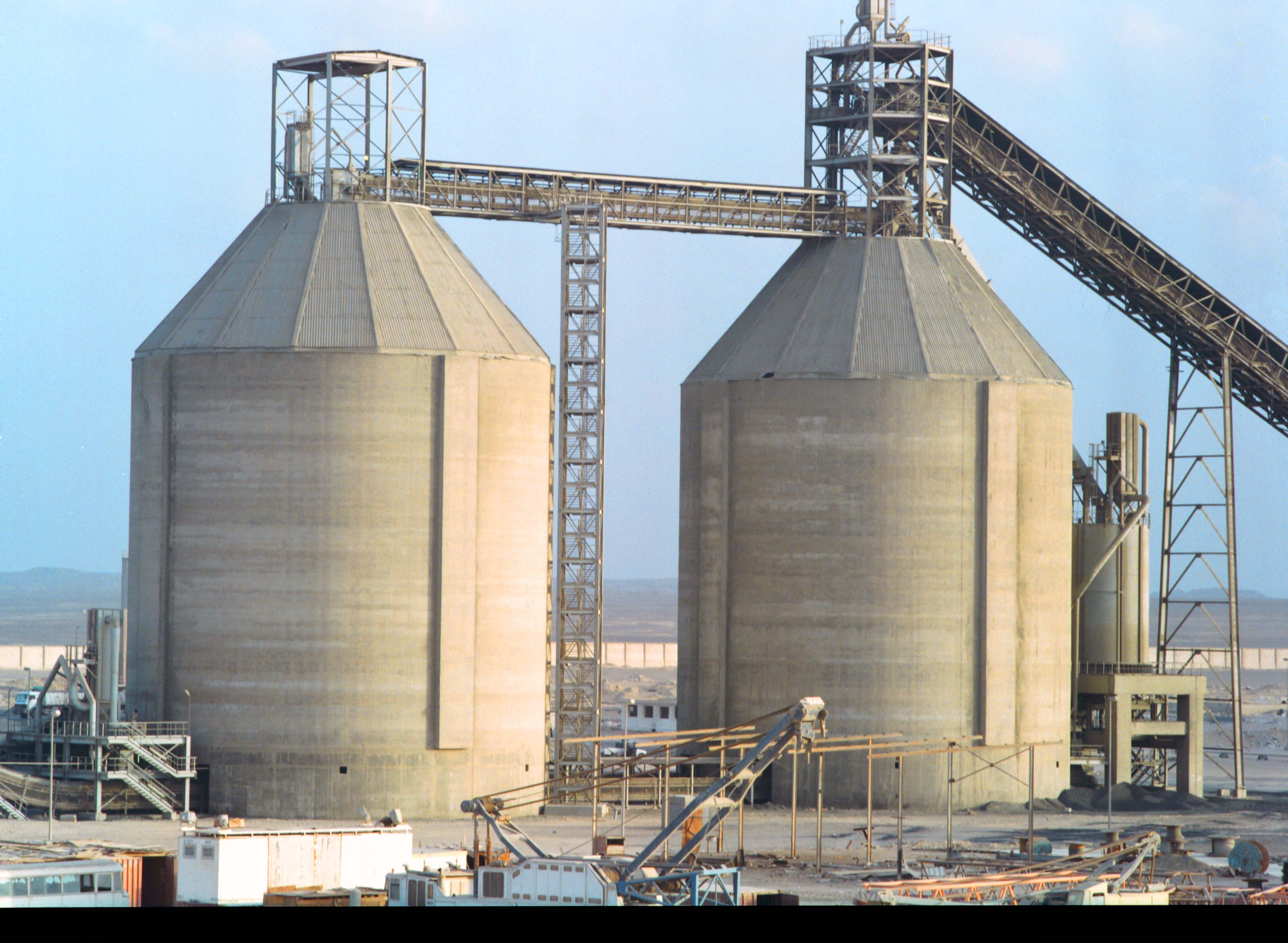 مصر بني سويف للأسمنت تتعاقد على إنشاء محطة شمسية بتكلفة 298 مليون جنيه