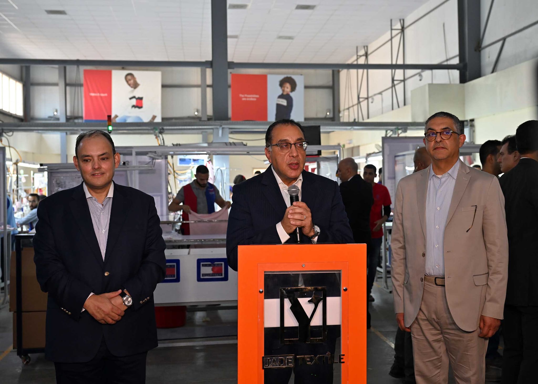 رئيس الحكومة يتوقع انتهاء أزمة العملة قريبا