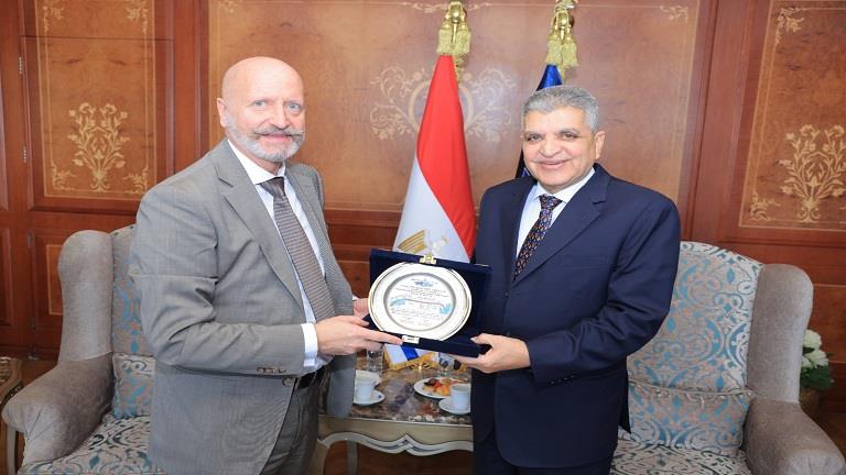 قناة السويس تبحث التعاون مع فنلندا في مجالي التكنولوجيا البحرية و الاستزراع السمكي