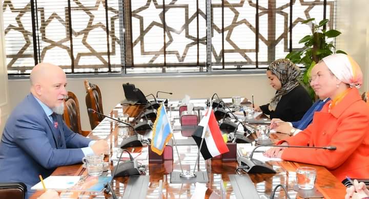 الأرجنتين تبحث تطبيق مبادرة اتحضر للأخضر وتبحث التعاون مع مصر في الاستثمار البيئي