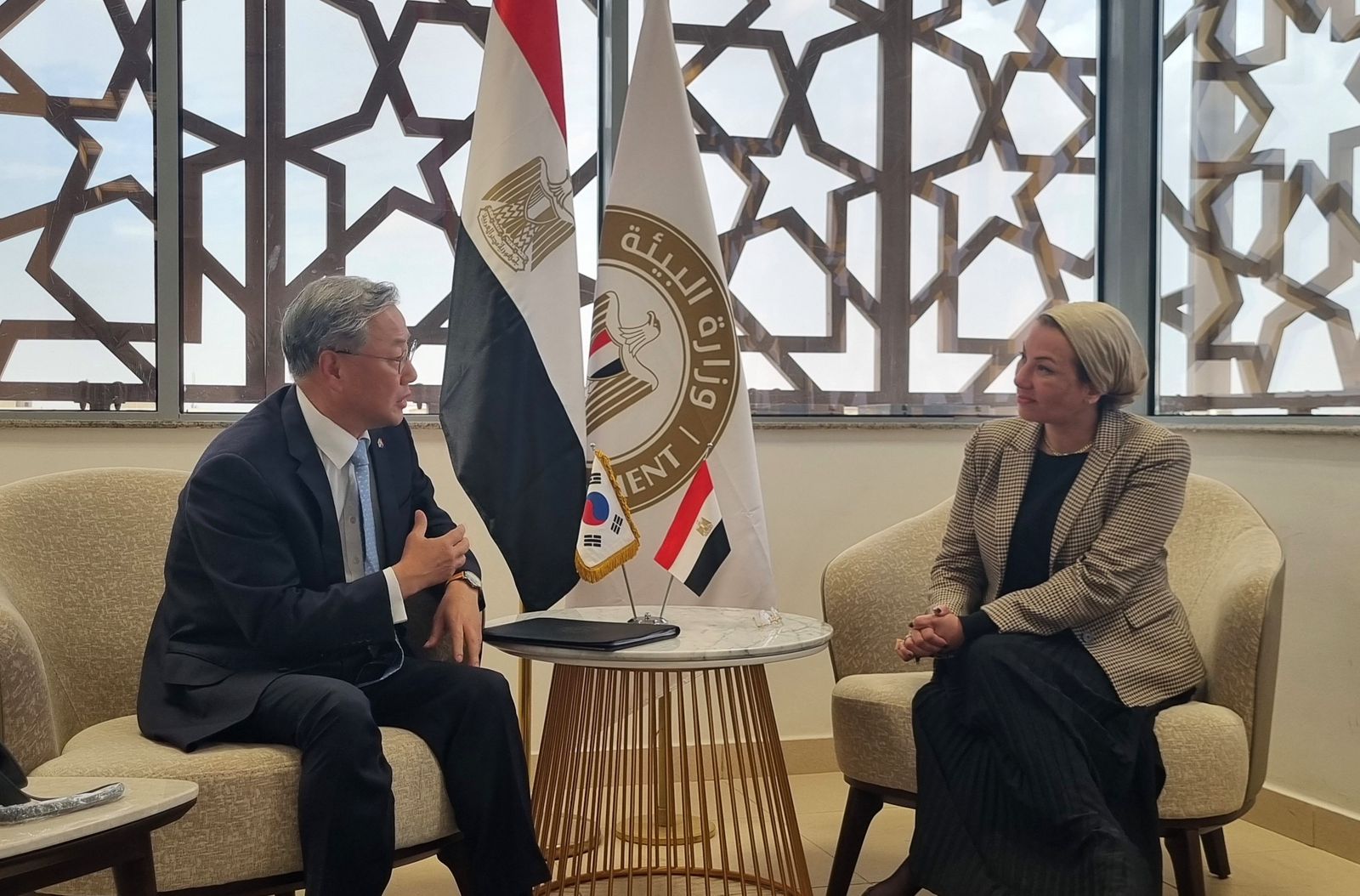 تعاون مصري كوري في مجال تكنولوجيا النفايات ورقابة السلع الصناعية