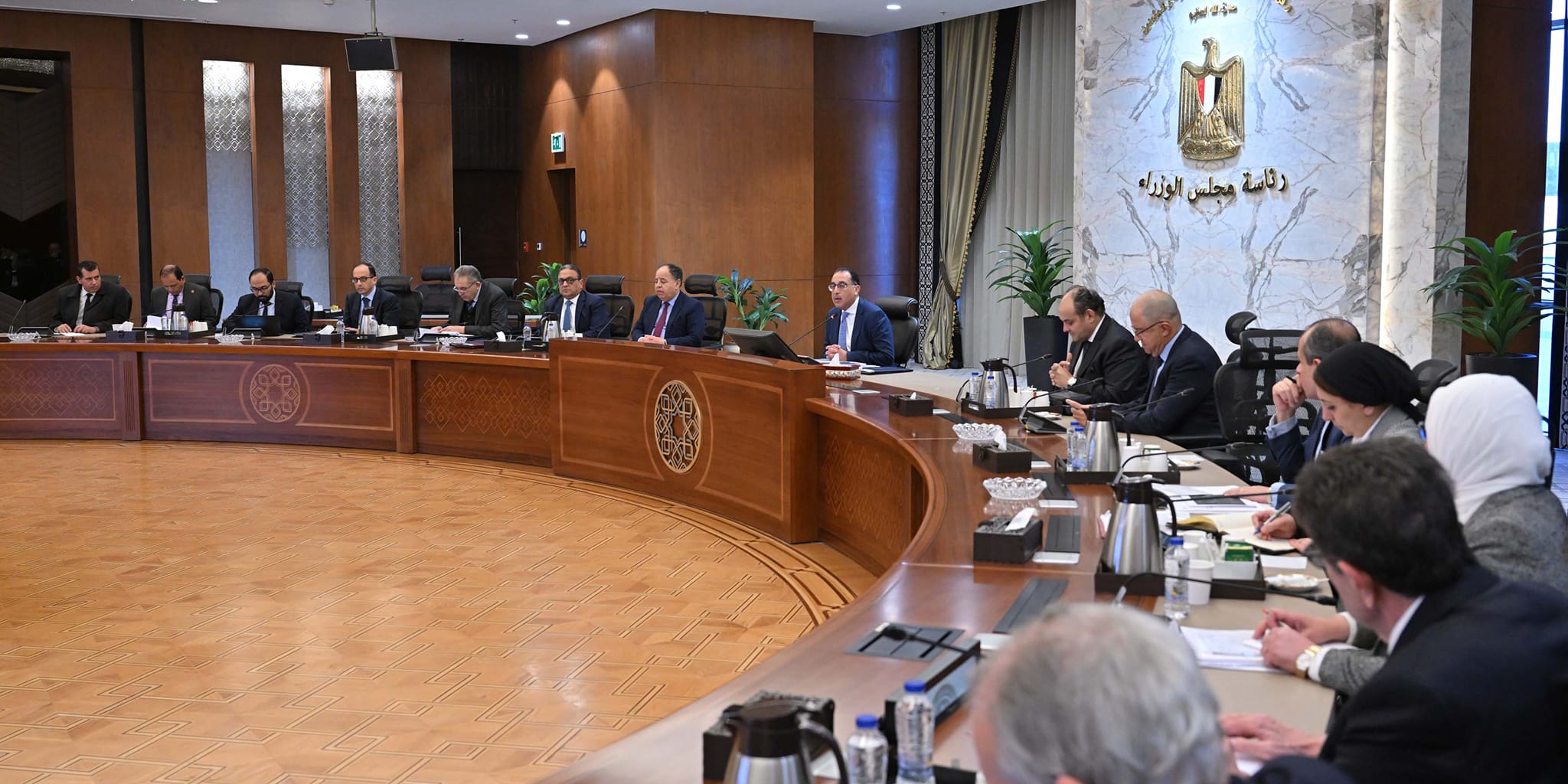 مدبولي يناقش مقترحات دفع الصادرات ومعايير إنشاء المناطق الحرة