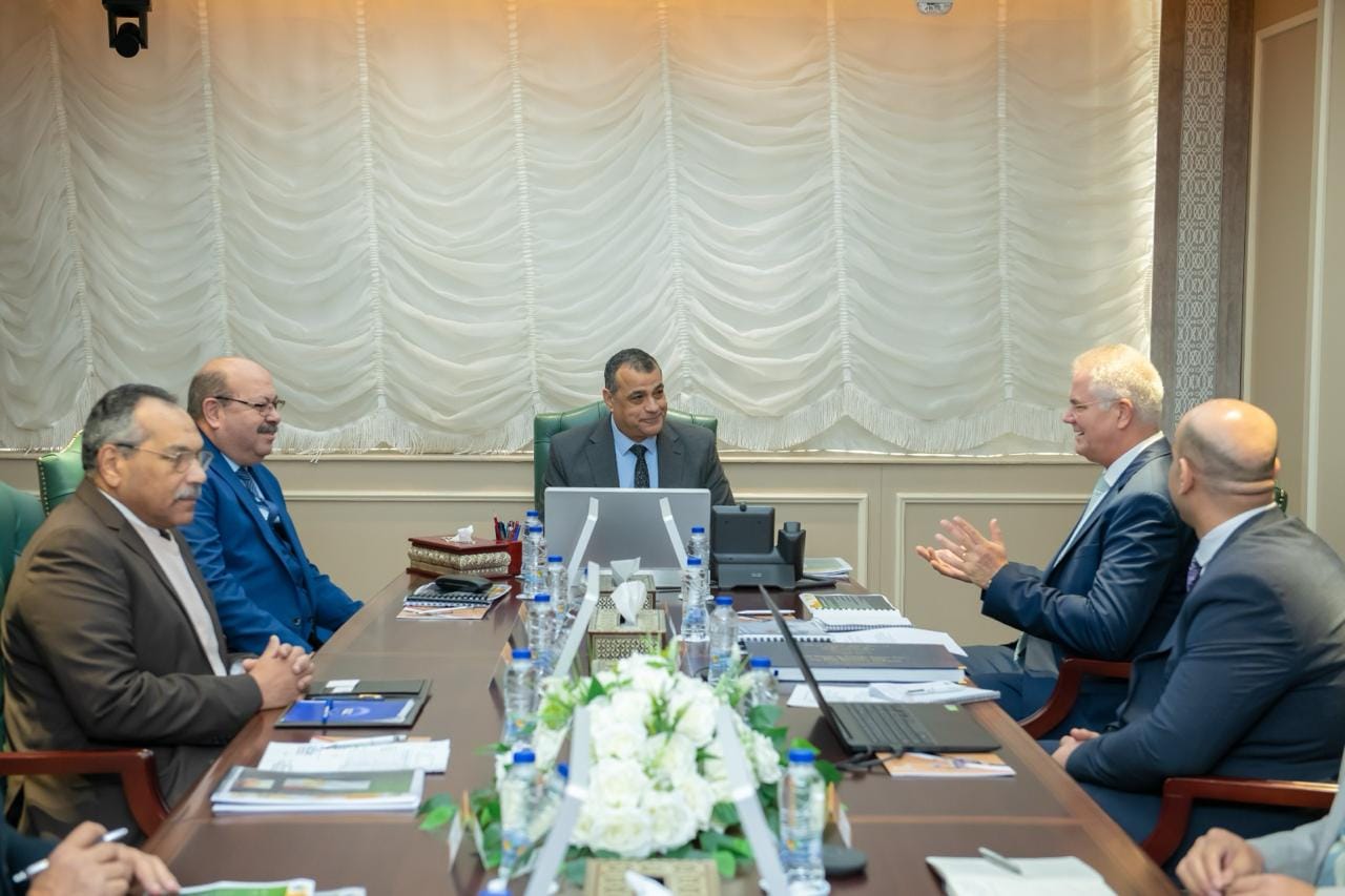 الإنتاج الحربي تتابع تنفيذ مشروع أول محطة لإنتاج الكهرباء من المخلفات