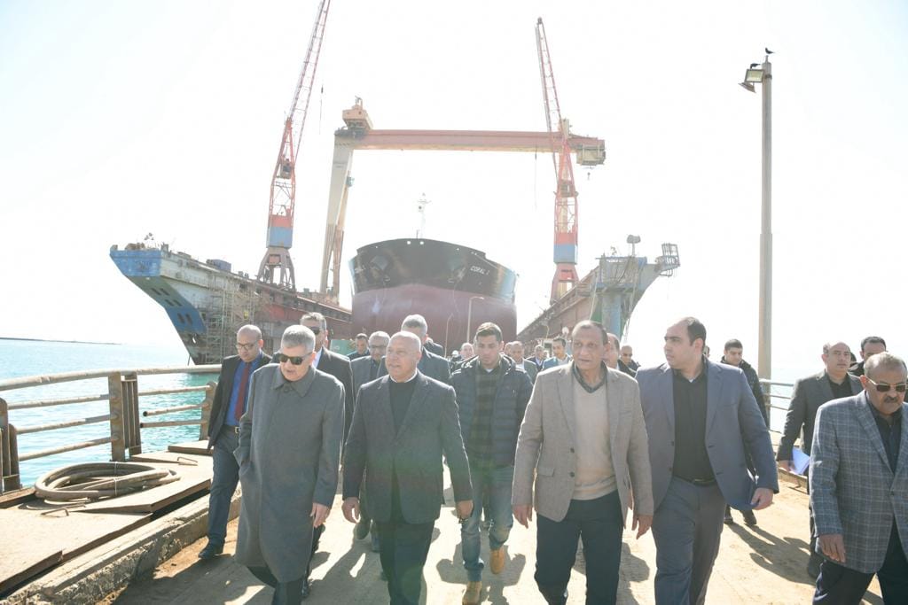 الوزير: تطوير ترسانة السويس البحرية يدعم توطين صناعة السفن