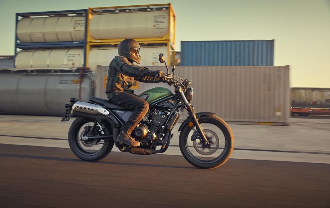 ارتفاع أسعار السيارات يعزز مبيعات الدراجات النارية في مصر