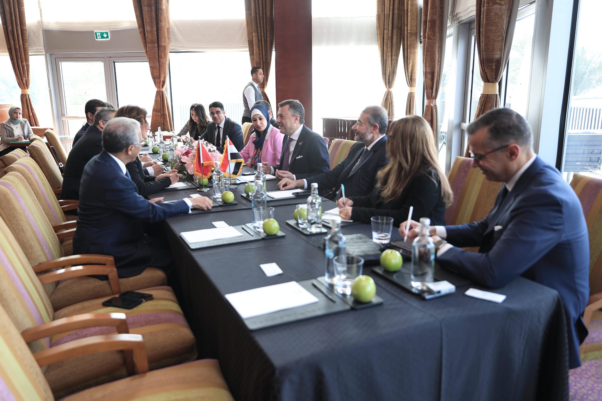 وزير السياحة يعرض على نظيرته المغربية حوافز الاستثمار الفندقي