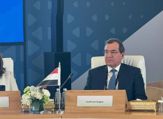 مباحثات لتعزيز التعاون بين "البترول" وشركتي "أدنوك" و"بيكرهيوز"