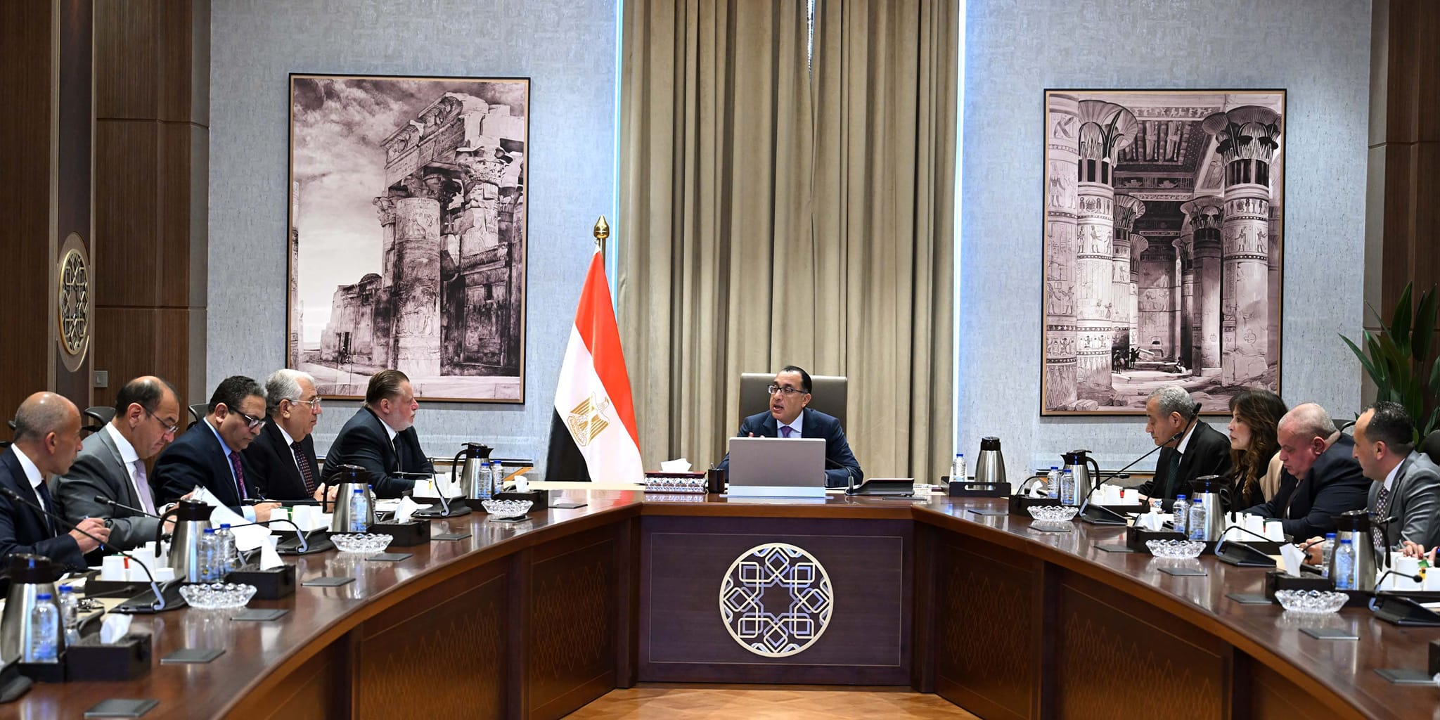 بشائر رأس الحكمة .. إفراج تدريجي عن السلع في الجمارك واتجاه لزيادة أسعار توريد القمح