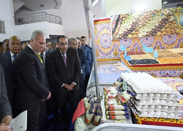 رئيس الوزراء : سلع معرض أهلا رمضان للمواطنين فقط وليس للتجار
